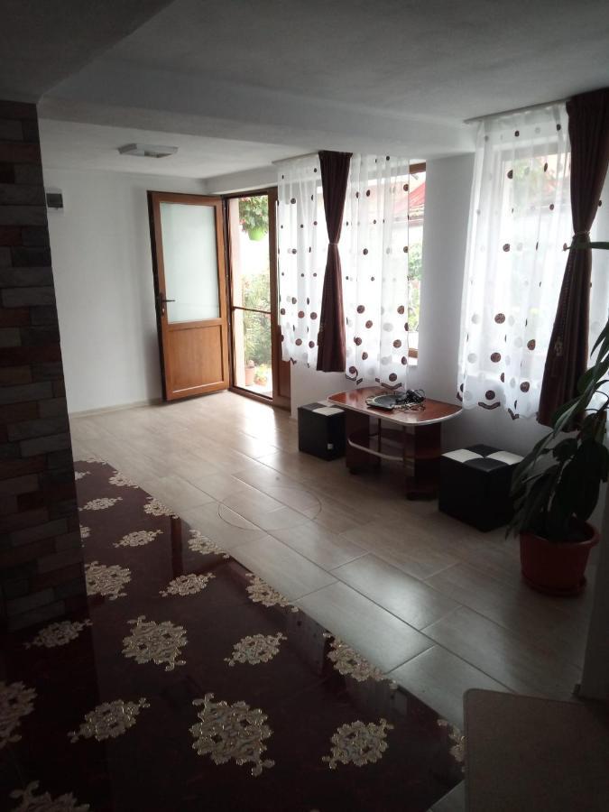 Готель Casa Rariana Келіменешті Екстер'єр фото